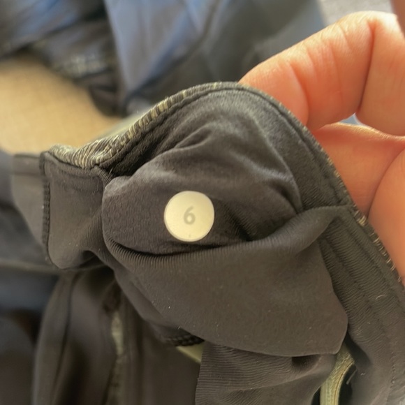 Lululemon leggings 24inch - Picture 6 of 6